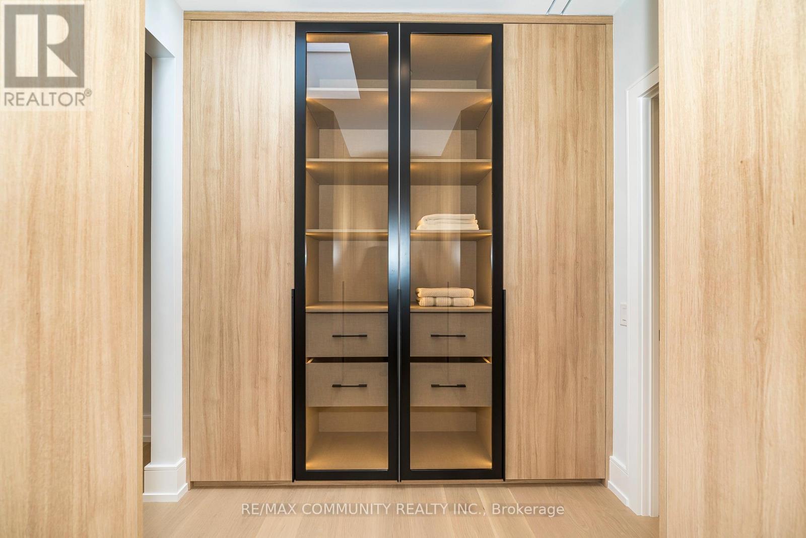 30 Kellythorne Drive, Toronto, ON - Indoor Photo Showing Other Room