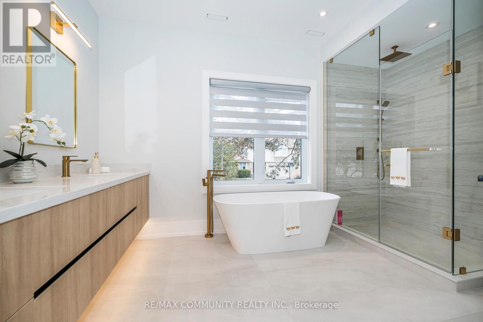 30 Kellythorne Drive, Toronto, ON - Indoor Photo Showing Bathroom