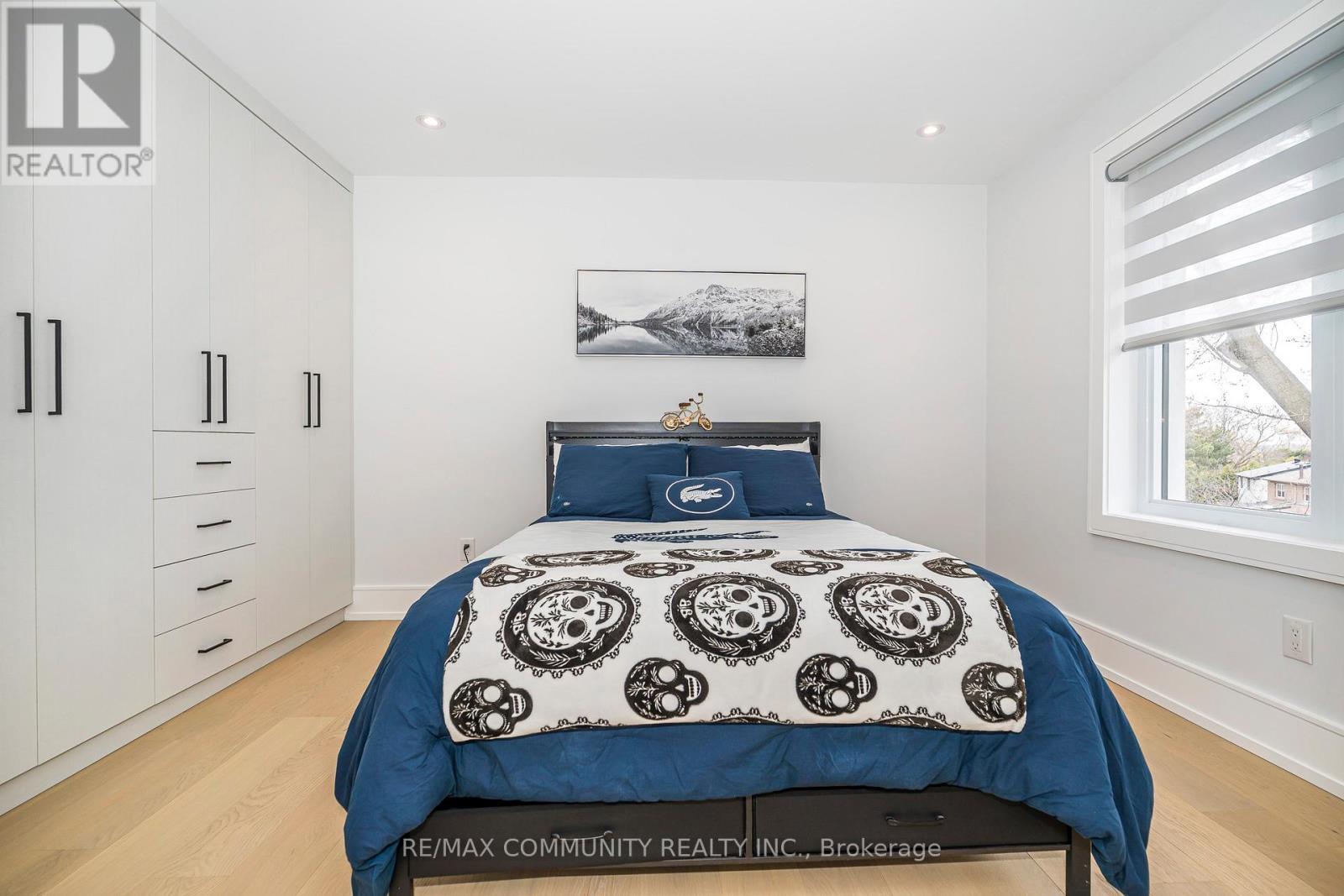 30 Kellythorne Drive, Toronto, ON - Indoor Photo Showing Bedroom