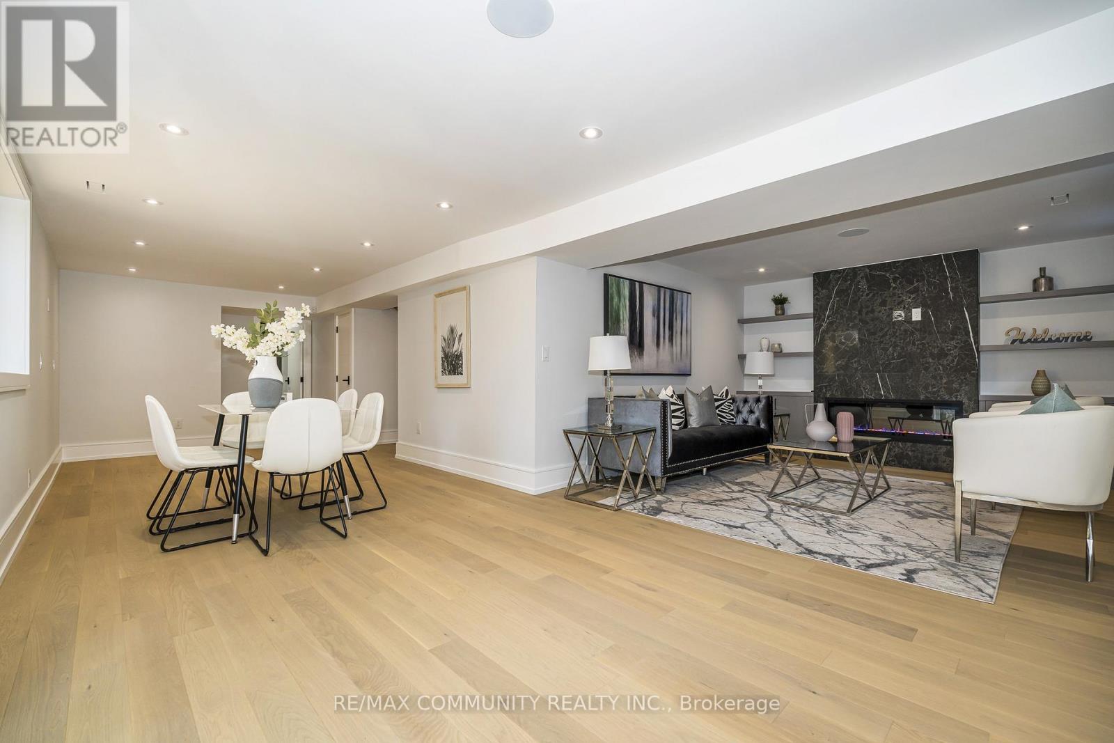 30 Kellythorne Drive, Toronto, ON - Indoor