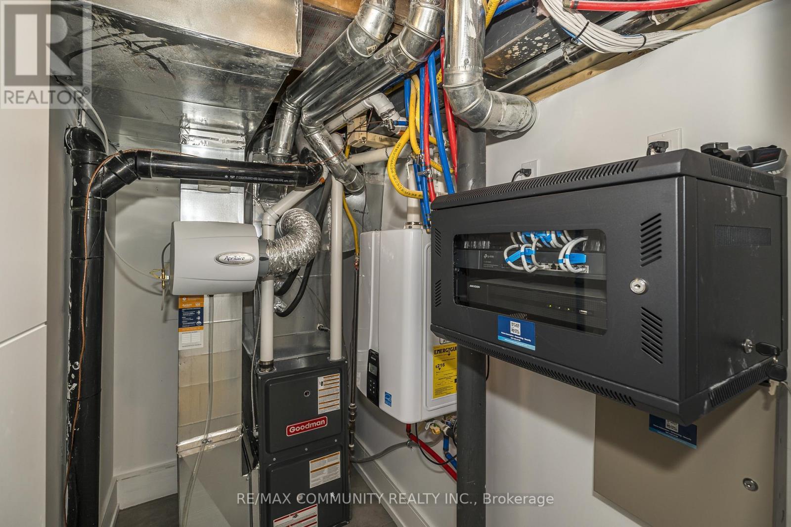 30 Kellythorne Drive, Toronto, ON - Indoor Photo Showing Basement