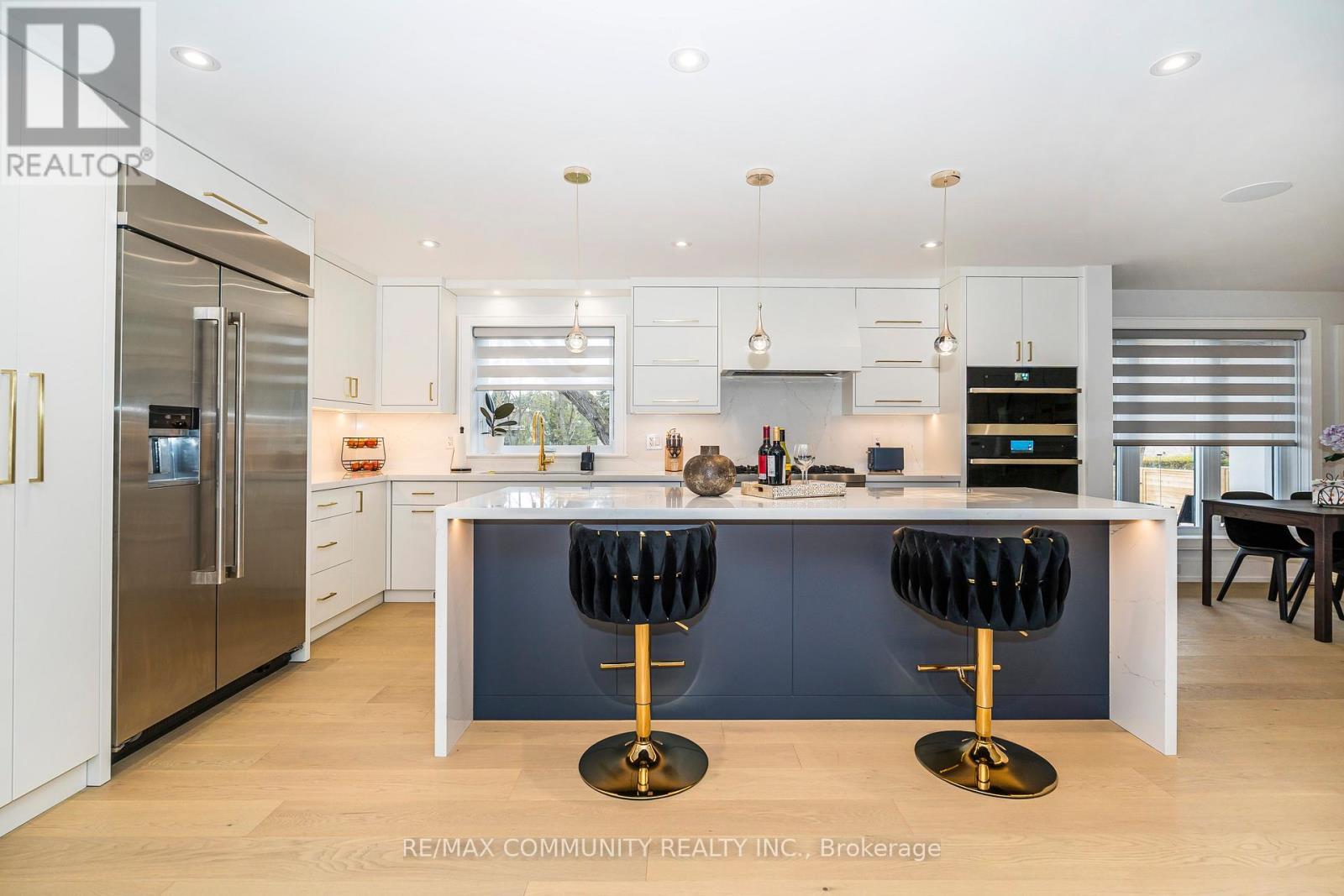 30 Kellythorne Drive, Toronto, ON - Indoor Photo Showing Kitchen With Stainless Steel Kitchen With Upgraded Kitchen