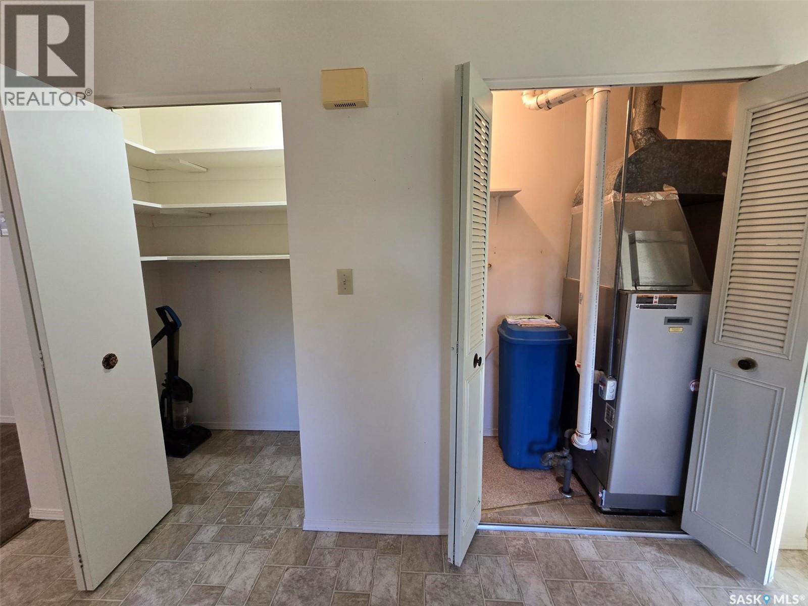 413 - 415 Calgary Street, Broadview, SK - Indoor