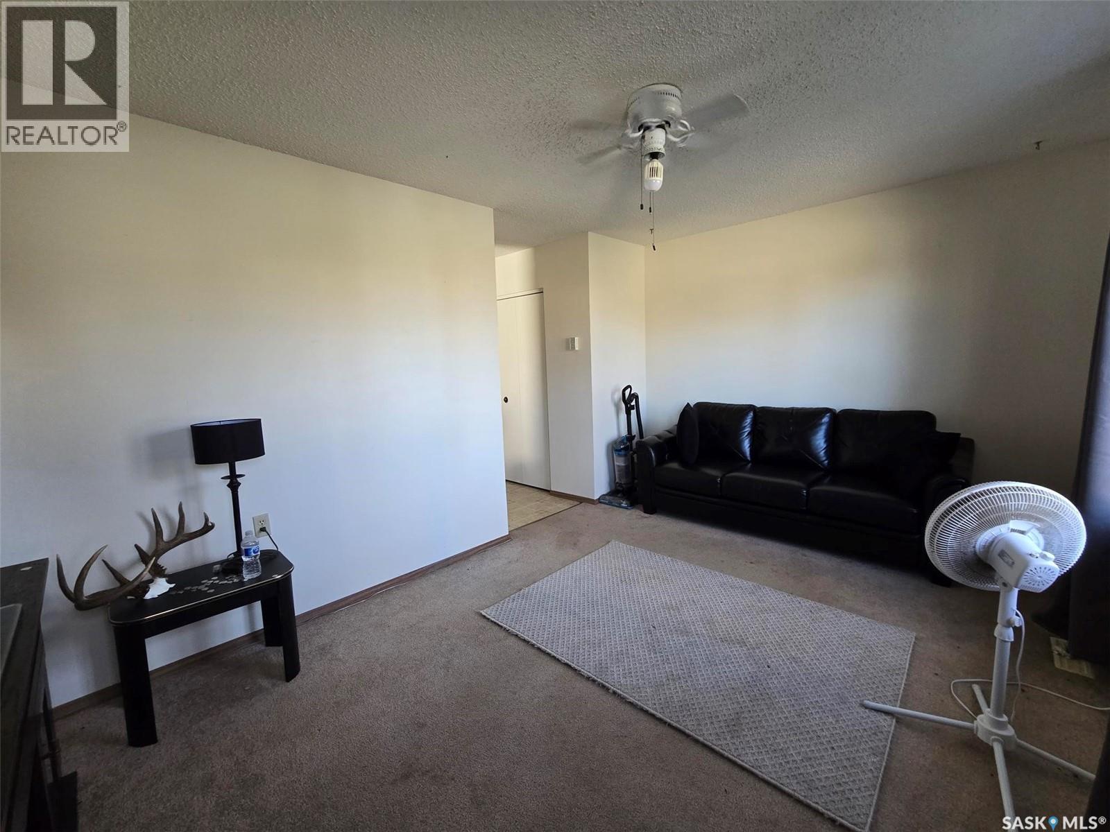 413 - 415 Calgary Street, Broadview, SK - Indoor