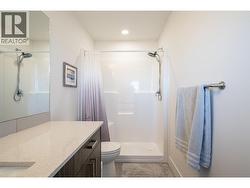 Primary bedroom ensuite bathroom -
