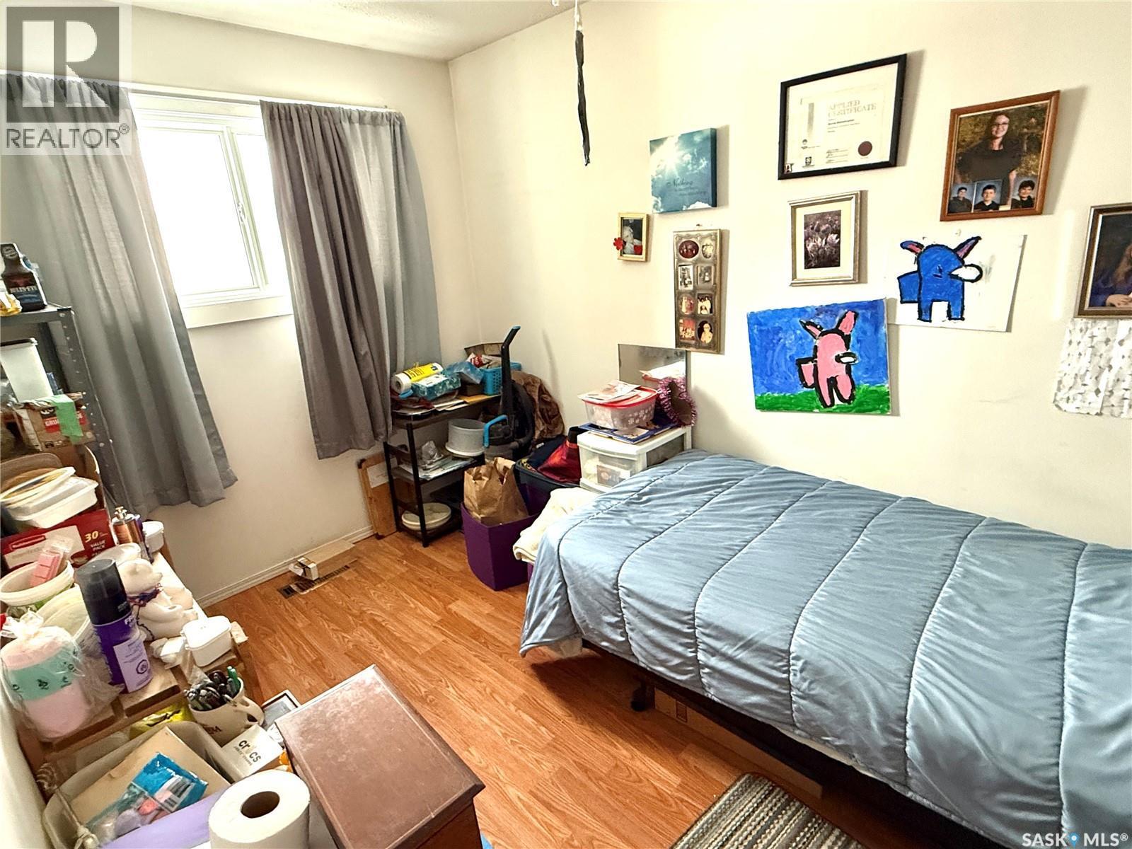365 3Rd Ave Crescent, Battleford, SK - Indoor Photo Showing Bedroom