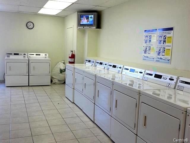 Laundry - 812-4998 Boul. De Maisonneuve O., Westmount, QC - Indoor Photo Showing Laundry Room