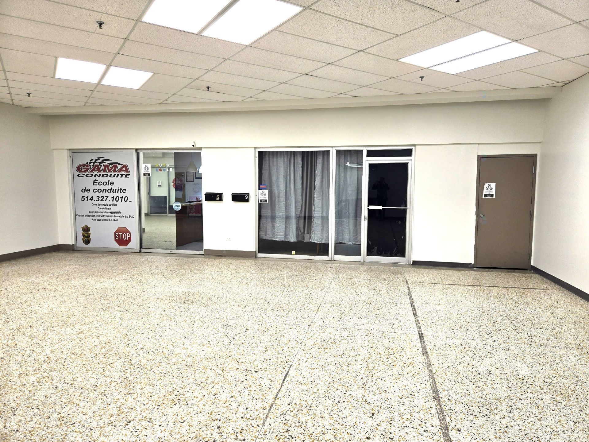 Front of Structure - 9-5872 Boul. Léger, Montréal (Montréal-Nord), QC - Indoor