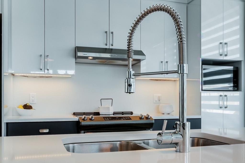 Kitchen - 4199 Av. Doré, Longueuil (Saint-Hubert), QC - Indoor Photo Showing Kitchen With Double Sink