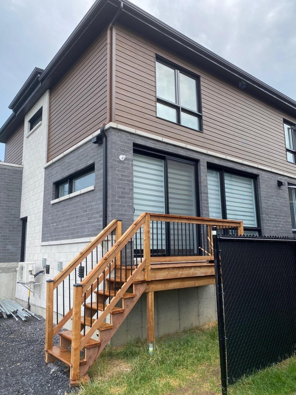 Courtyard - 4199 Av. Doré, Longueuil (Saint-Hubert), QC - Outdoor With Deck Patio Veranda With Exterior