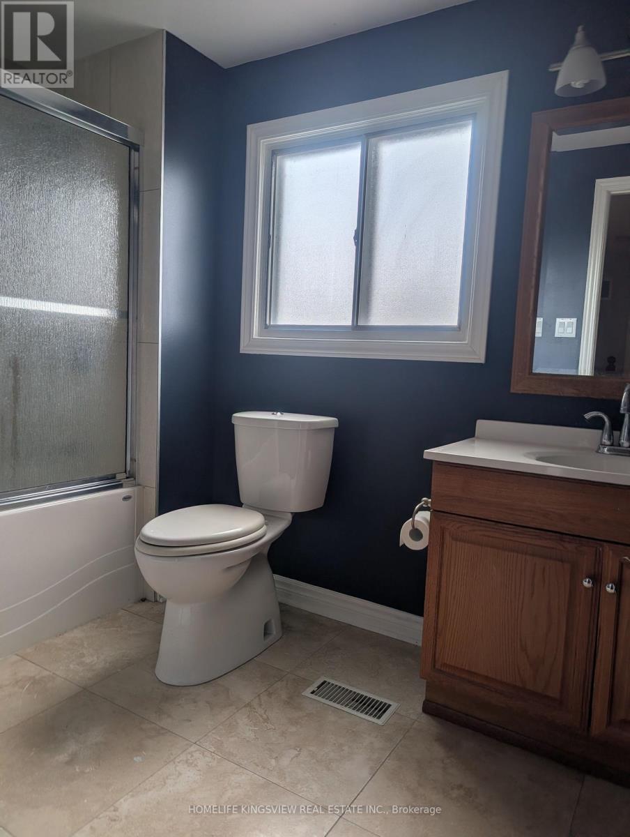 296 King Andrew Drive, Mississauga, ON - Indoor Photo Showing Bathroom