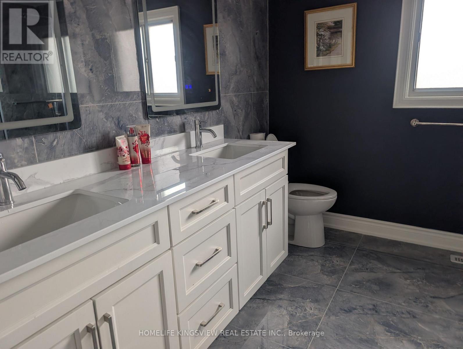 296 King Andrew Drive, Mississauga, ON - Indoor Photo Showing Bathroom