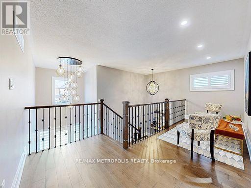 126 Silk Twist Drive, East Gwillimbury, ON - Indoor Photo Showing Other Room