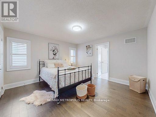 126 Silk Twist Drive, East Gwillimbury, ON - Indoor Photo Showing Bedroom