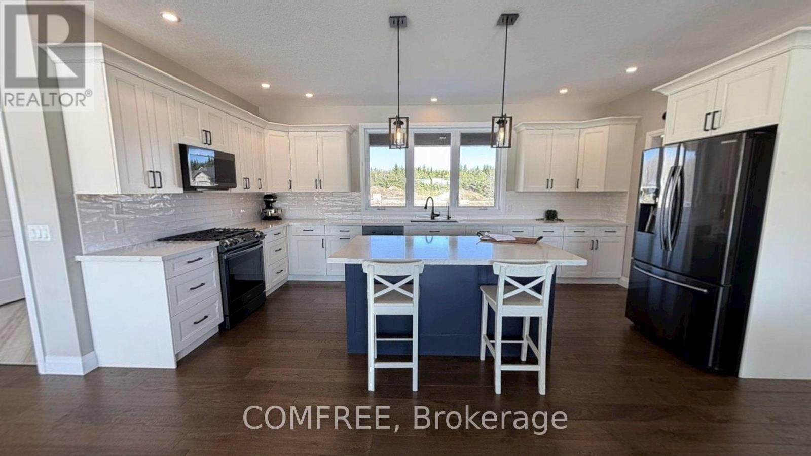 153 Marshall Heights Road, West Grey, ON - Indoor Photo Showing Kitchen With Upgraded Kitchen
