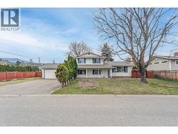 693 Paret Place Kelowna, BC V1W 2K6