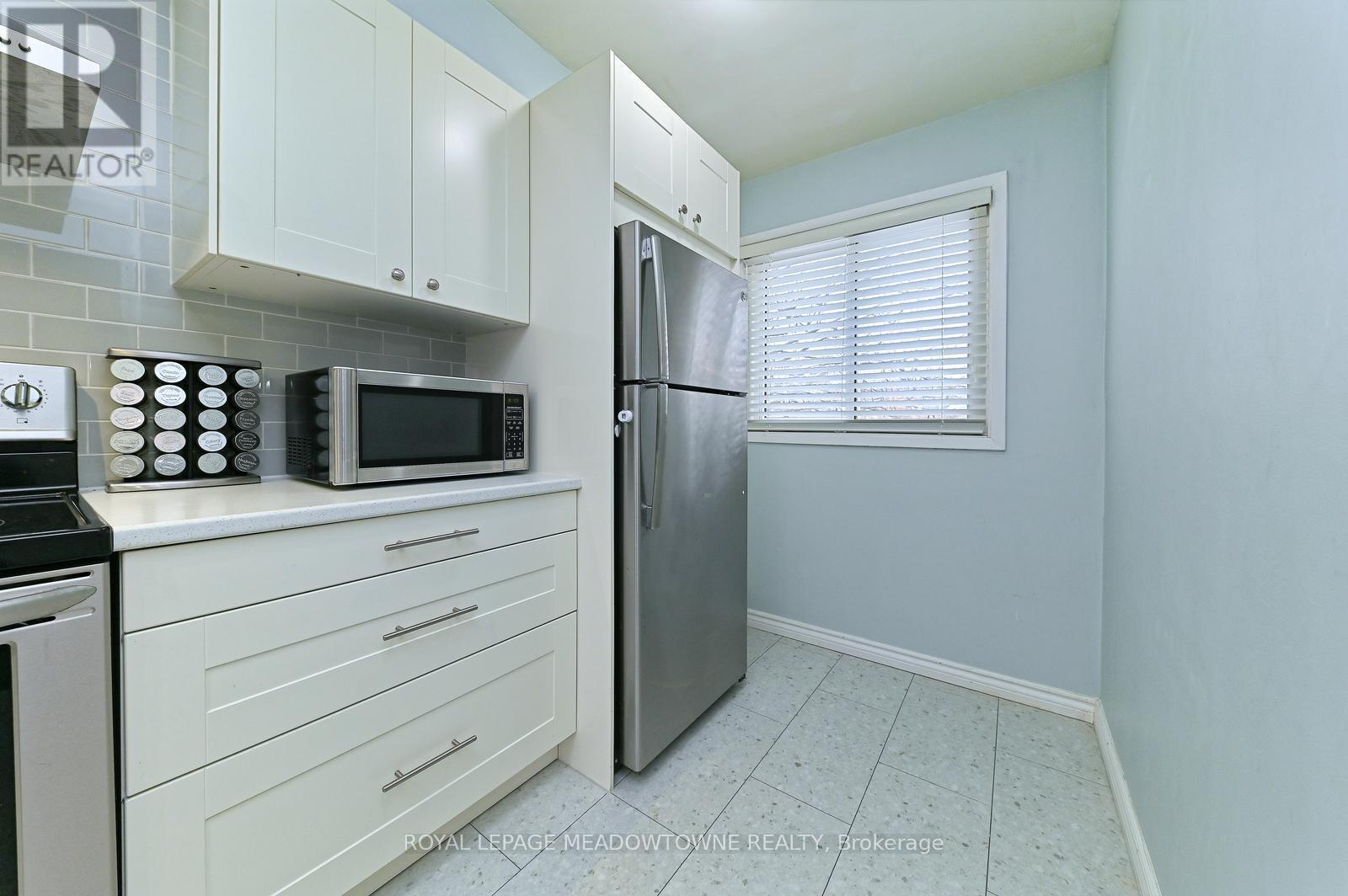 74 - 80 Lynden Circle, Halton Hills, ON - Indoor Photo Showing Kitchen