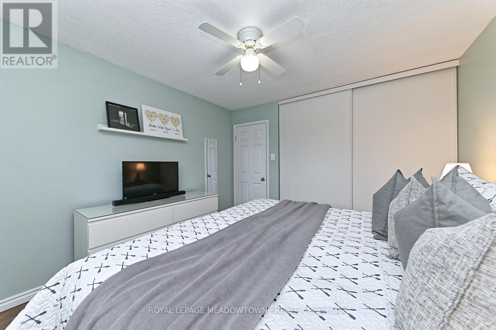 74 - 80 Lynden Circle, Halton Hills, ON - Indoor Photo Showing Bedroom