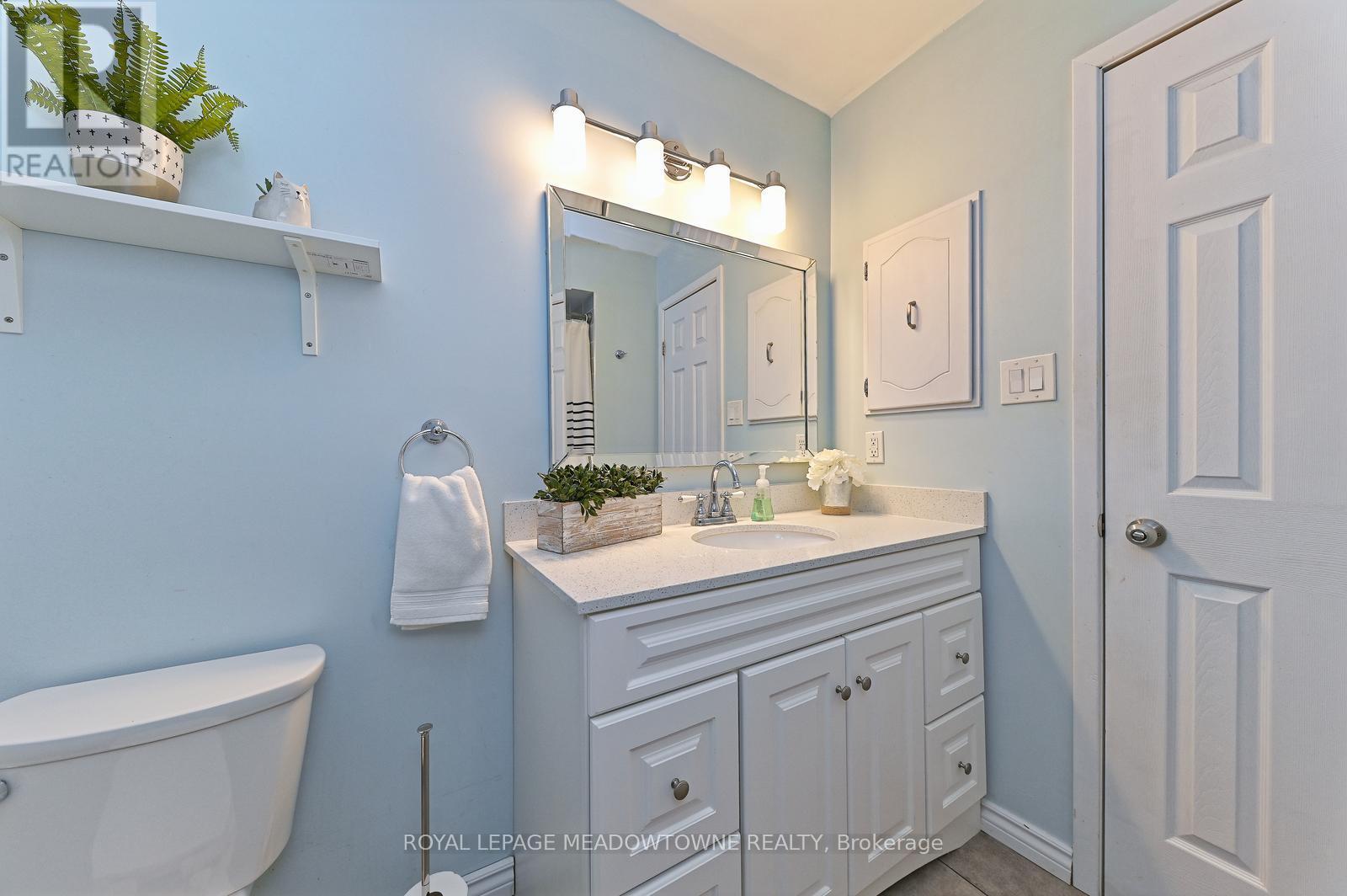 74 - 80 Lynden Circle, Halton Hills, ON - Indoor Photo Showing Bathroom