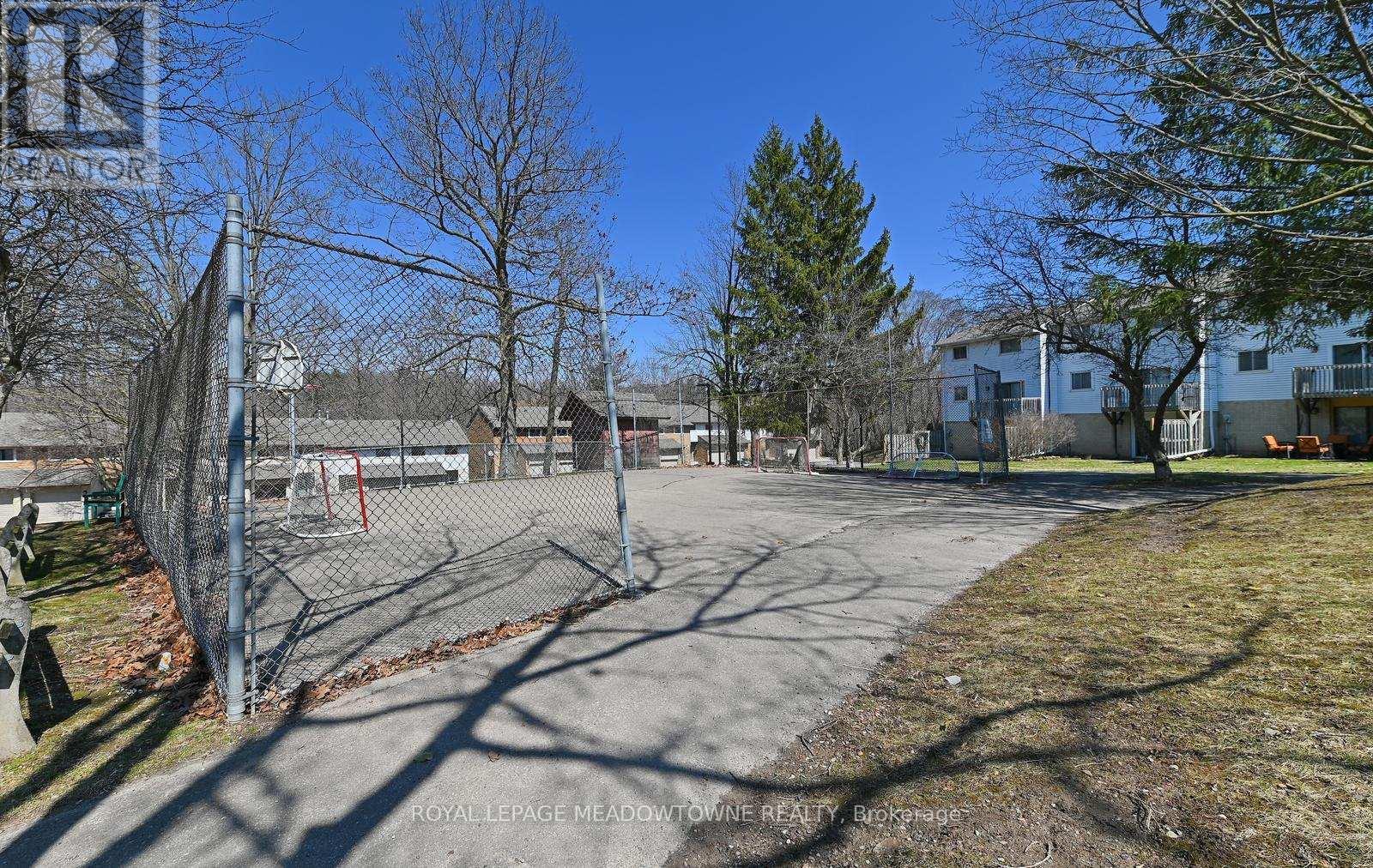 74 - 80 Lynden Circle, Halton Hills, ON - Outdoor