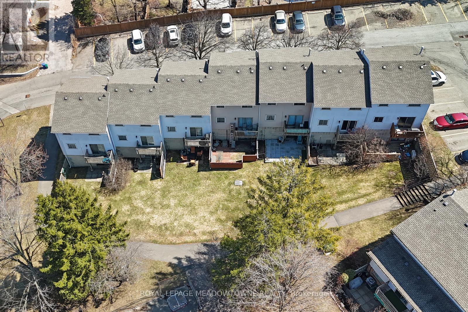 74 - 80 Lynden Circle, Halton Hills, ON - Outdoor