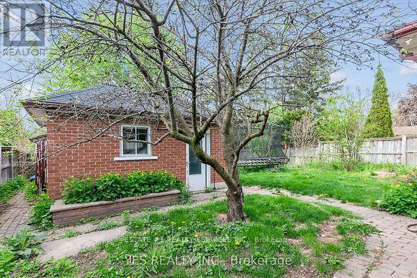 176 Kenneth Avenue, Kitchener, ON - Outdoor