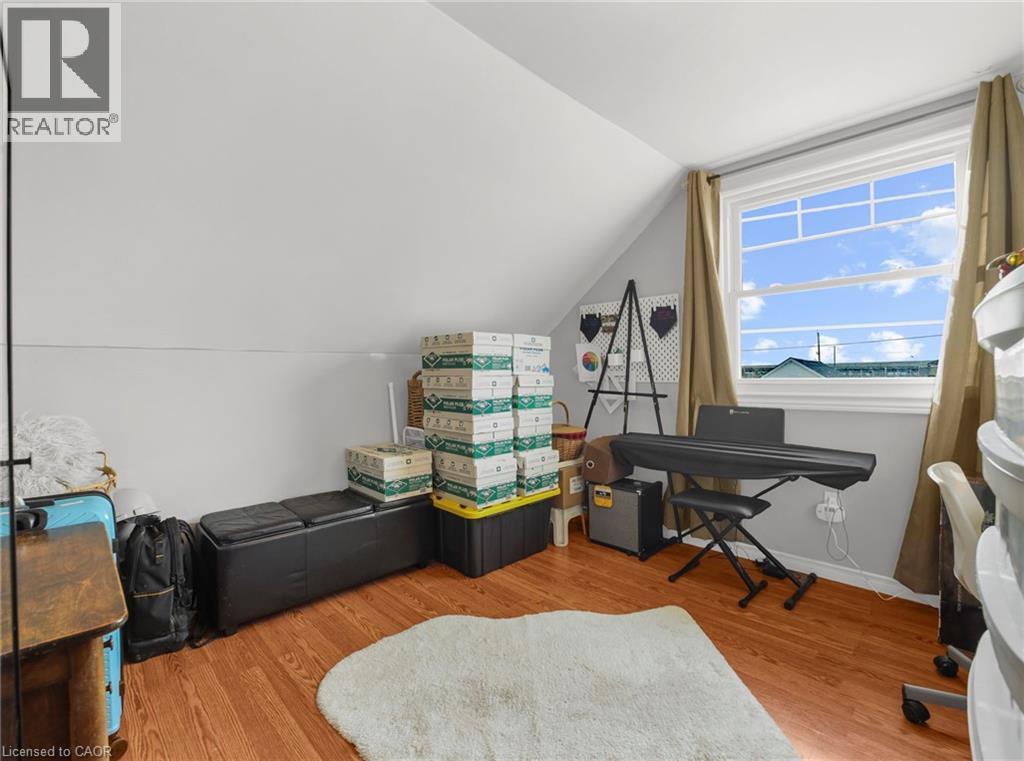 420 Waverly Street, Hamilton, ON - Indoor