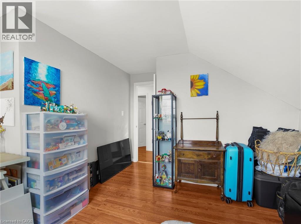 Playroom featuring light wood-style floors and lofted ceiling - 420 Waverly Street, Hamilton, ON - Indoor
