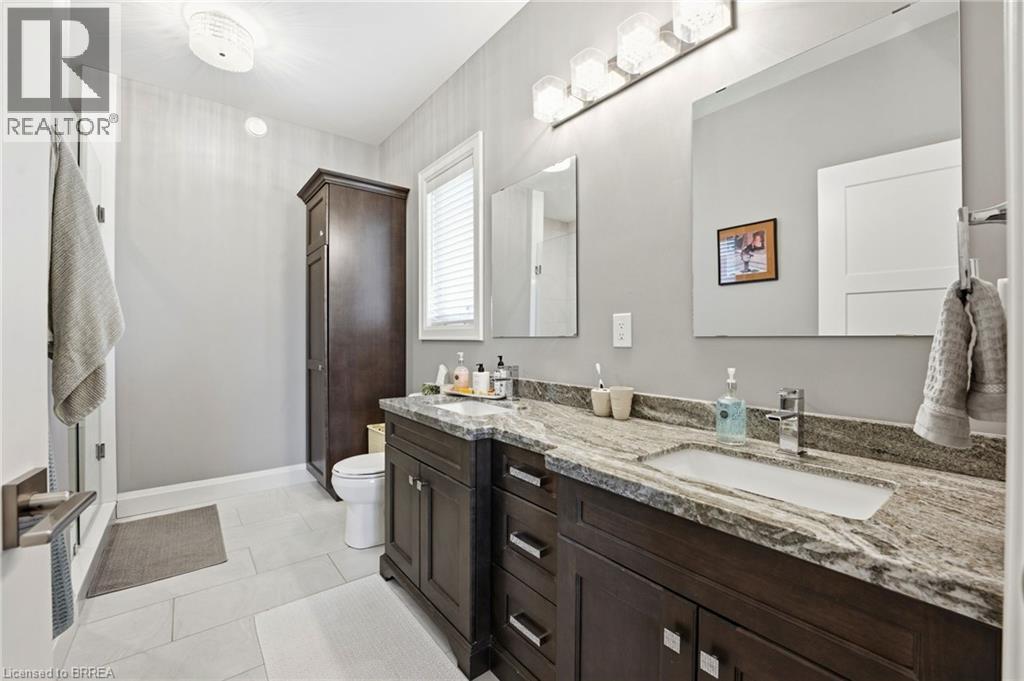 11 Sycamore Drive, Port Dover, ON - Indoor Photo Showing Bathroom