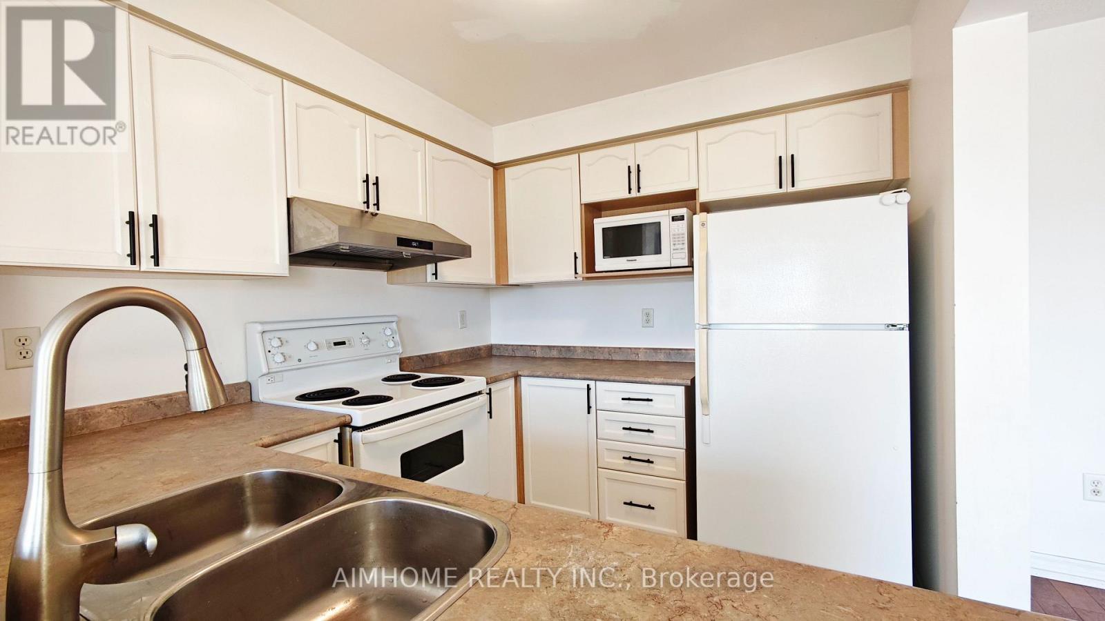 340 Kittridge Road, Oakville, ON - Indoor Photo Showing Kitchen With Double Sink