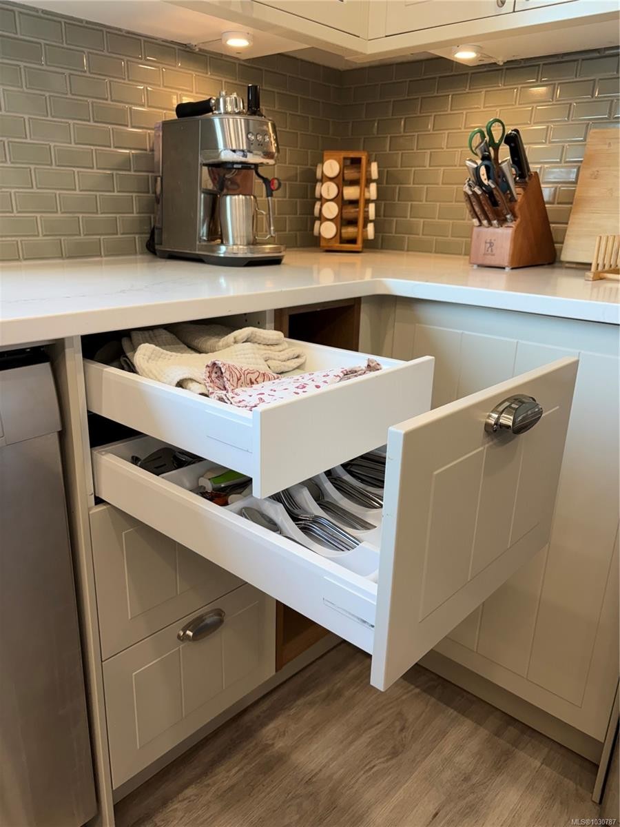 3111 Esson Rd, Saanich, BC