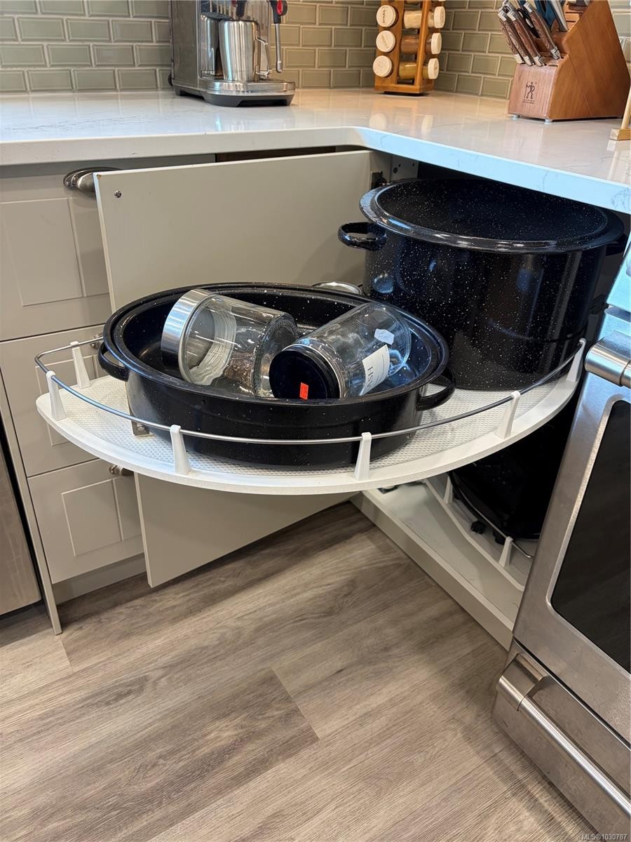 3111 Esson Rd, Saanich, BC