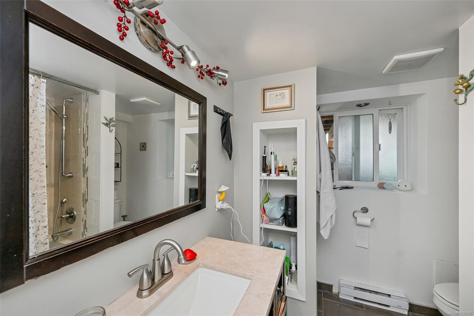 3111 Esson Rd, Saanich, BC