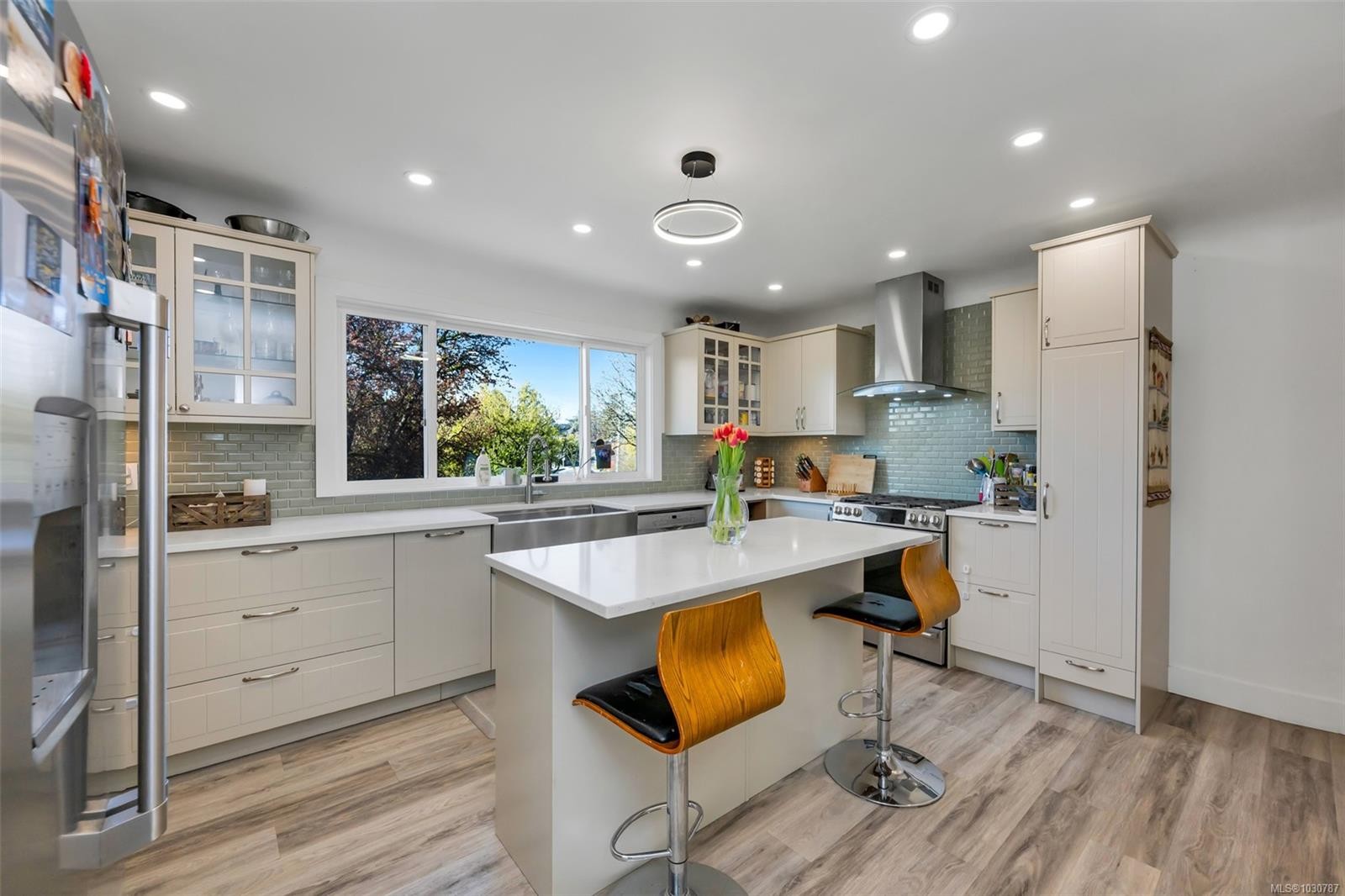 3111 Esson Rd, Saanich, BC