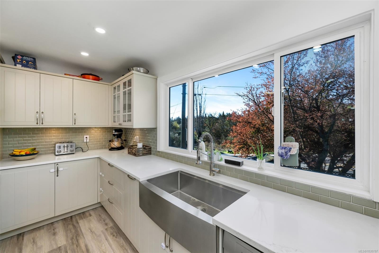 3111 Esson Rd, Saanich, BC