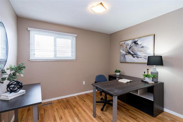 58 Robertson Cr, Winnipeg, MB