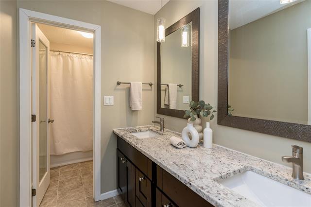 58 Robertson Cr, Winnipeg, MB