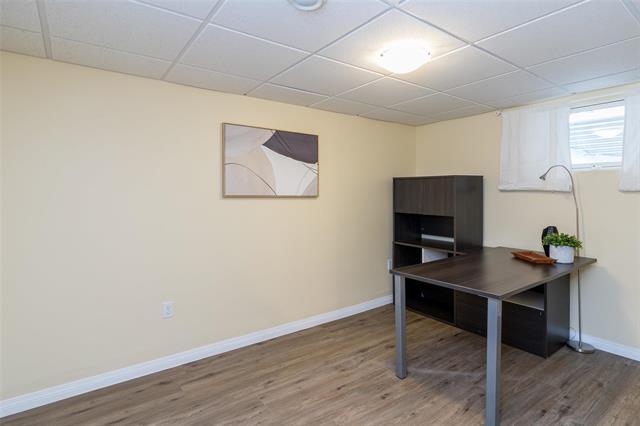 58 Robertson Cr, Winnipeg, MB