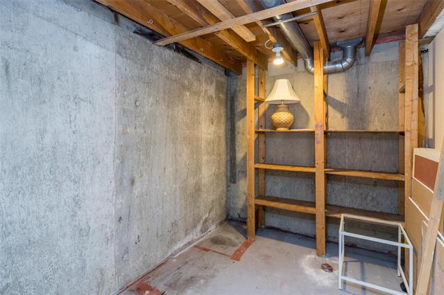 58 Robertson Cr, Winnipeg, MB