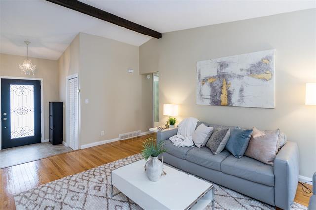 58 Robertson Cr, Winnipeg, MB