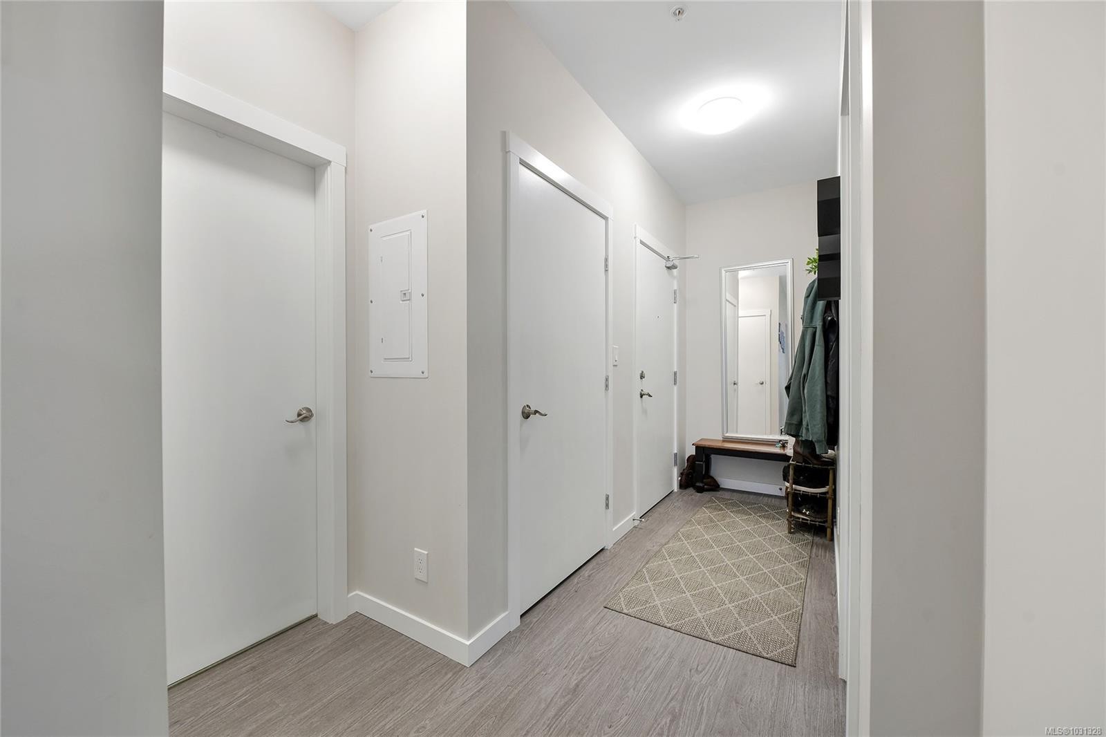 301-2843 Jacklin Rd, Langford, BC - Indoor Photo Showing Other Room