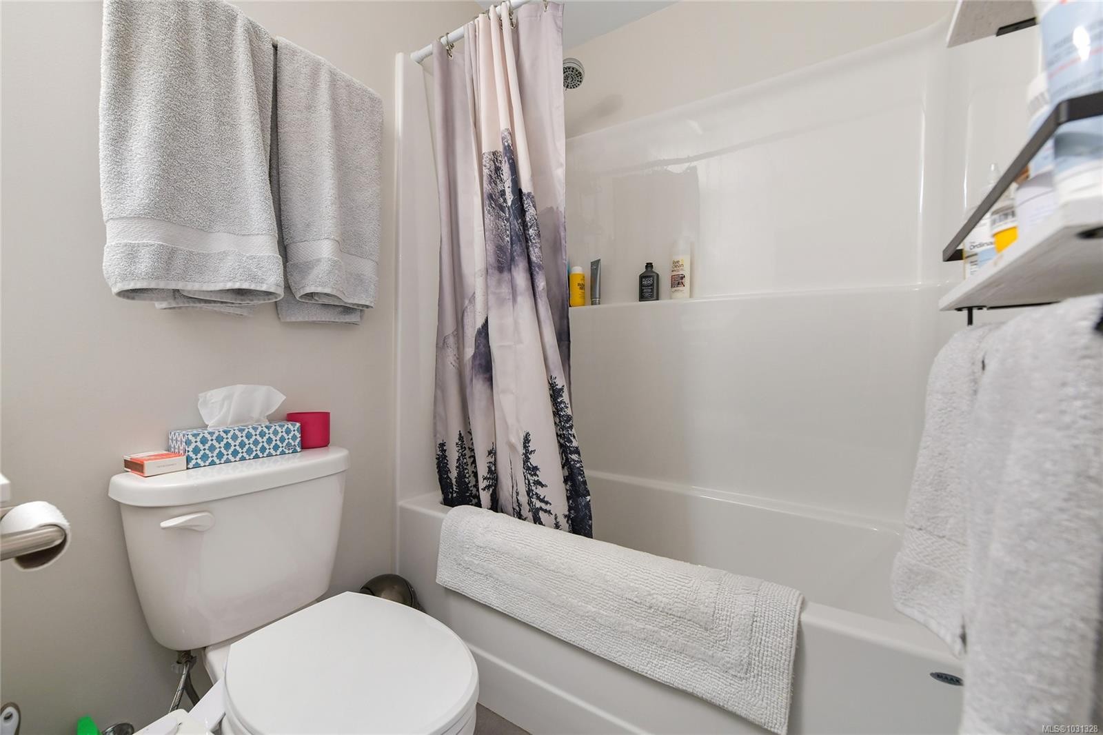 301-2843 Jacklin Rd, Langford, BC - Indoor Photo Showing Bathroom