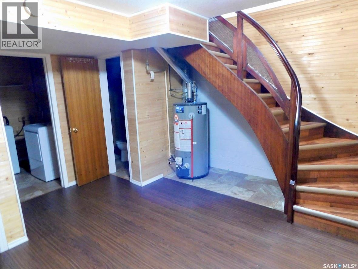 507 2Nd Avenue E, Assiniboia, SK - Indoor Photo Showing Other Room