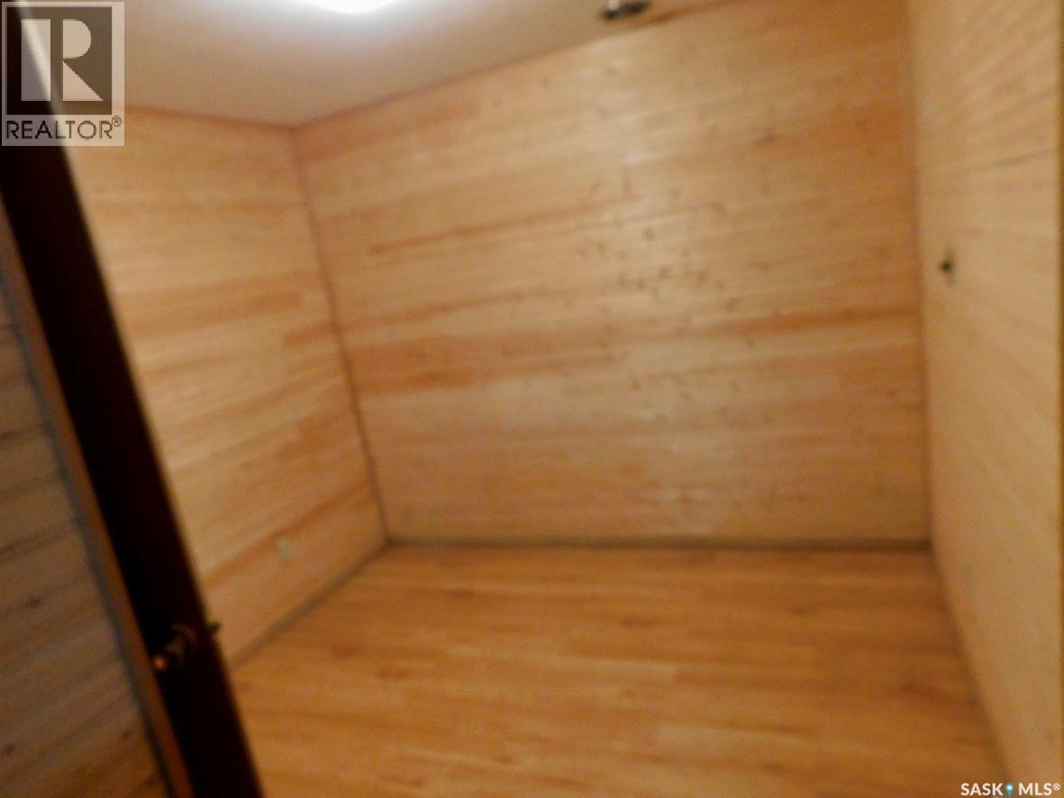 507 2Nd Avenue E, Assiniboia, SK - Indoor Photo Showing Other Room