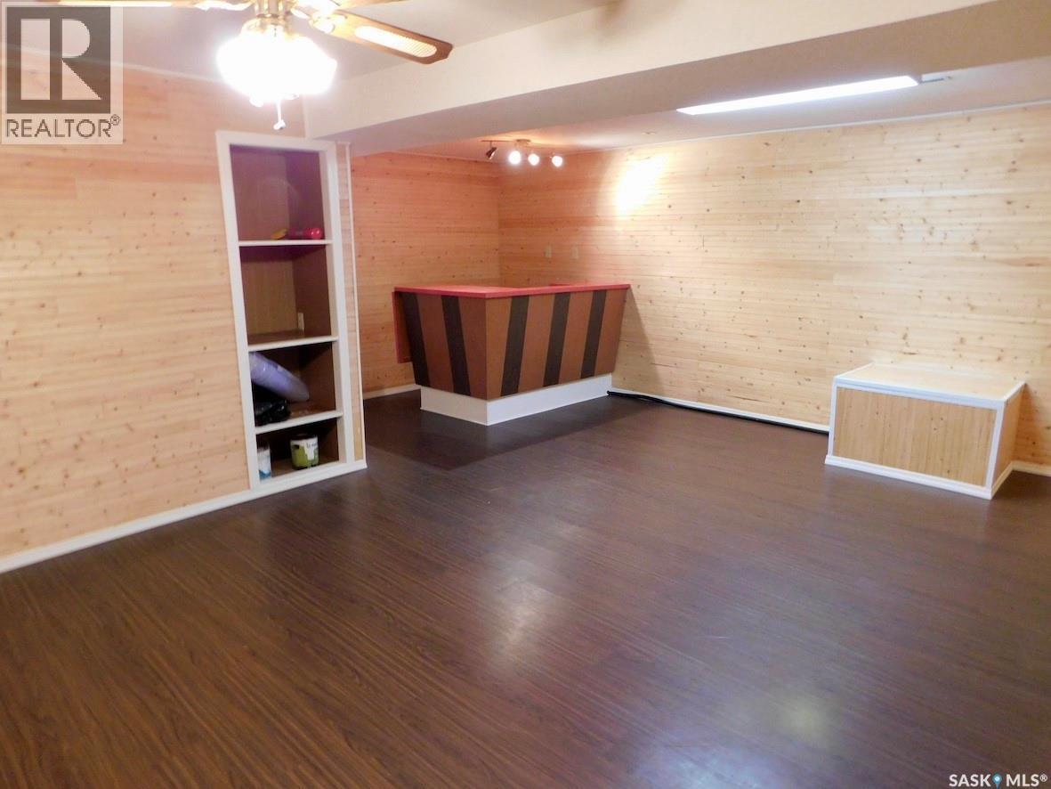 507 2Nd Avenue E, Assiniboia, SK - Indoor Photo Showing Other Room