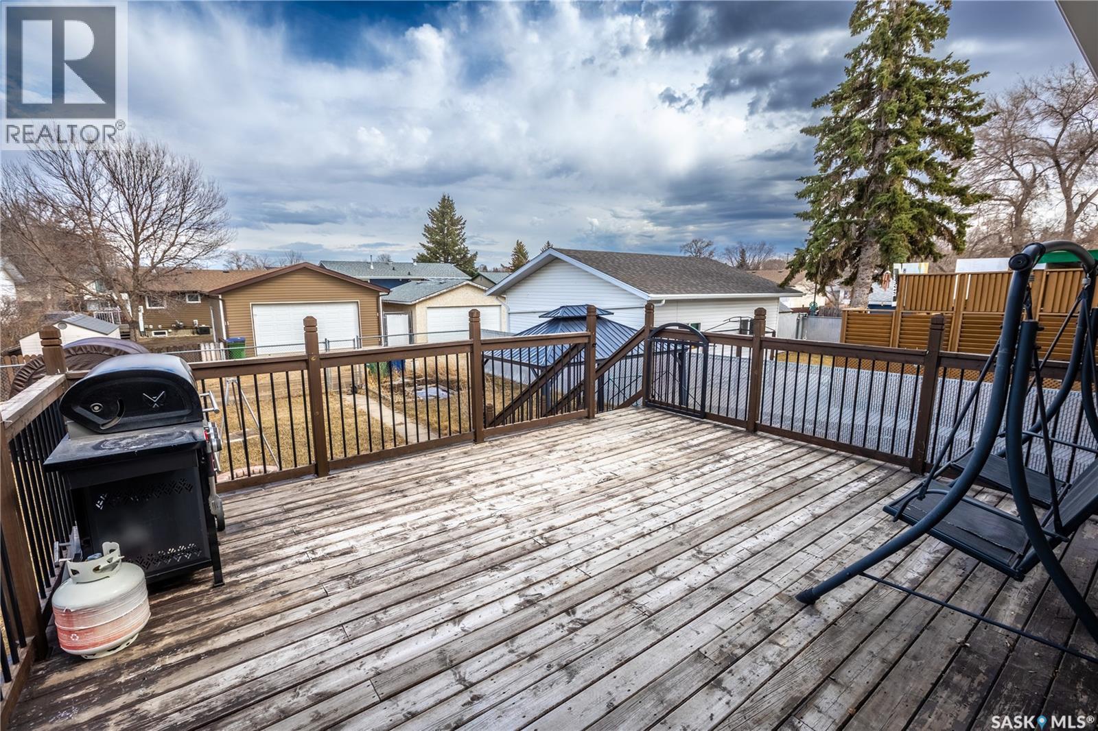 1374 Manitou Crescent, Moose Jaw, SK - Outdoor With Deck Patio Veranda