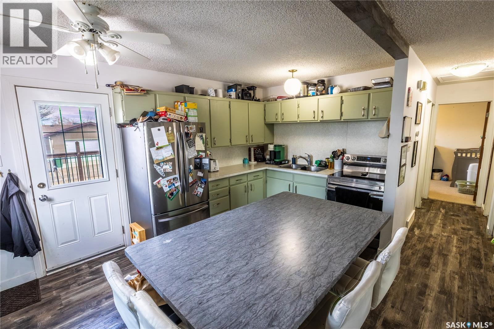 1374 Manitou Crescent, Moose Jaw, SK - Indoor