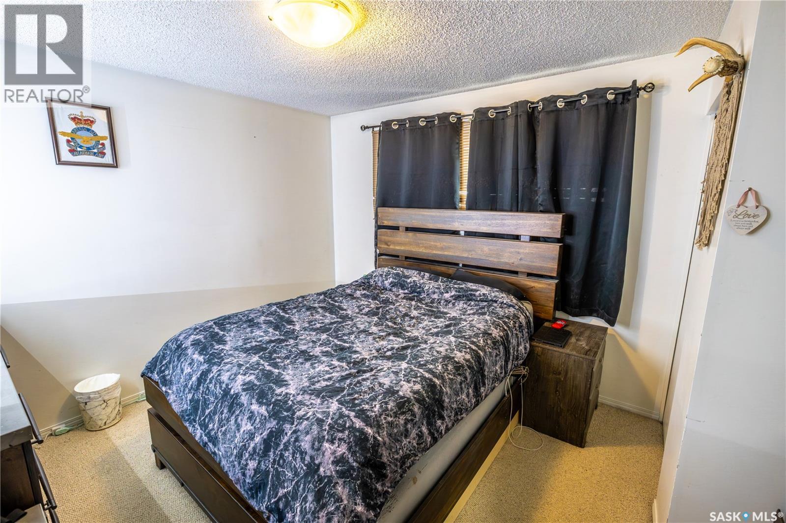 1374 Manitou Crescent, Moose Jaw, SK - Indoor Photo Showing Bedroom