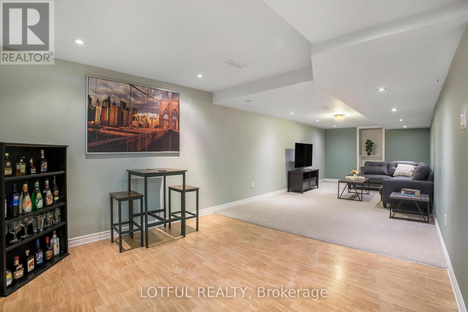 4 Spindle Way, Ottawa, ON - Indoor Photo Showing Other Room