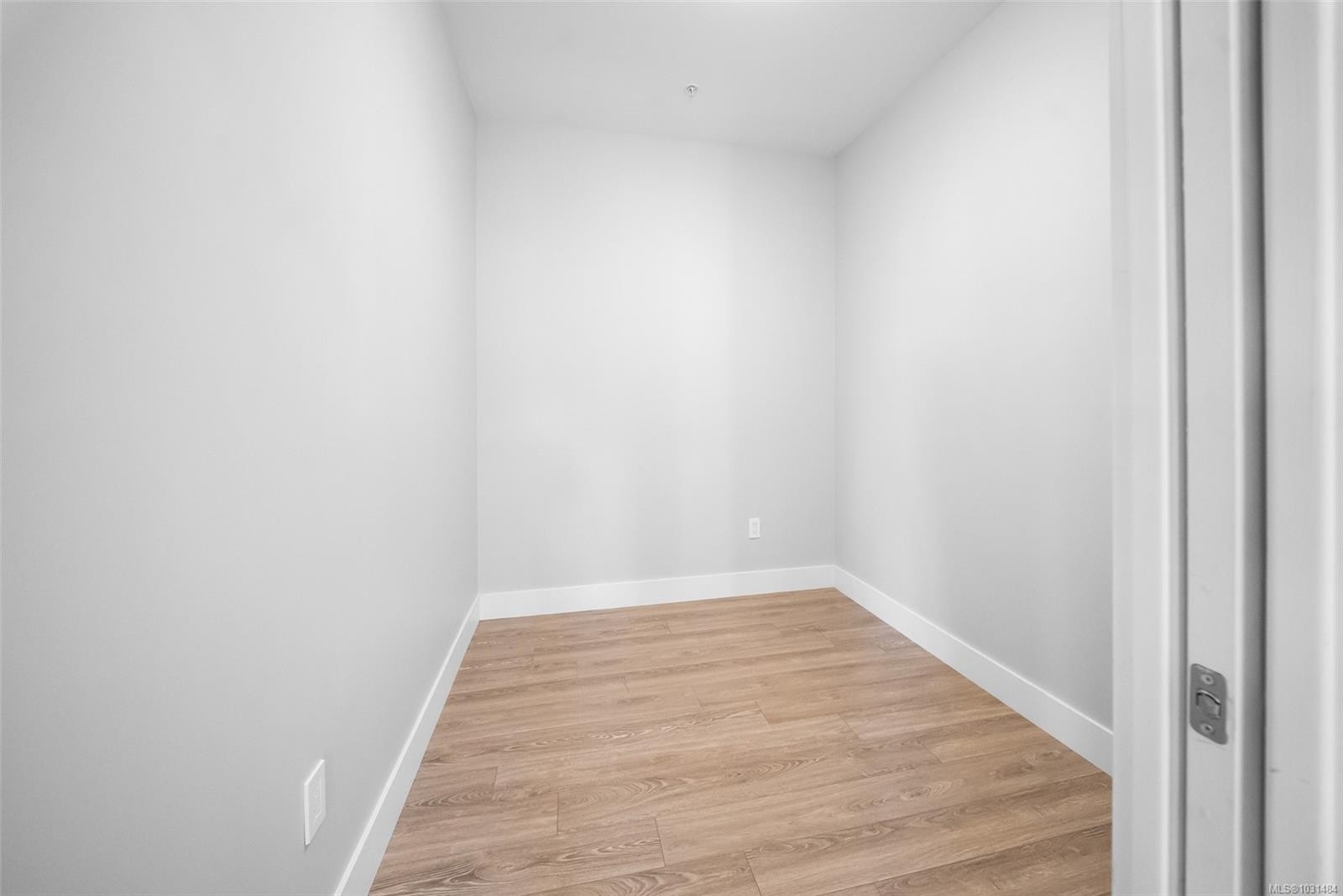 205-525 Third St, Nanaimo, BC - Indoor Photo Showing Other Room